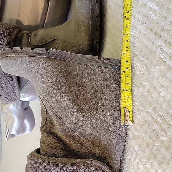 UGG Wedge Boots - Picture 5 of 5